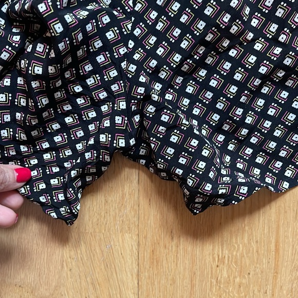 Juicy Couture lightweight shorts - Picture 5 of 5